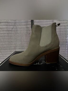 Women's Suede Chelsea Bootie - Light Taupe
